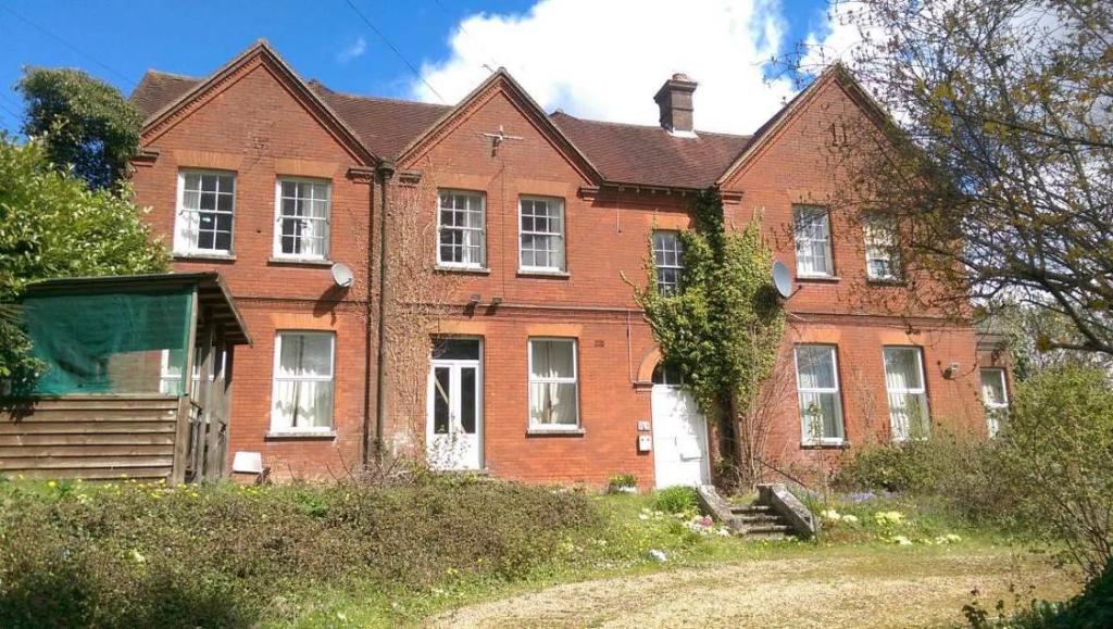 6 bedroom character property for sale in Western Road, Andover, SP10