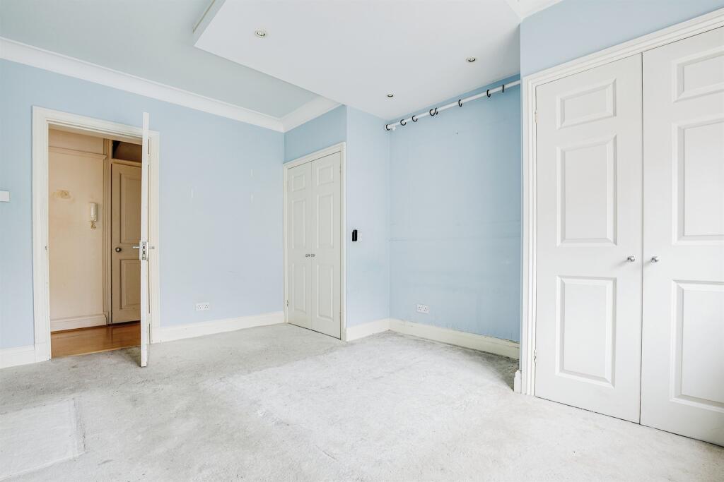 2 bedroom flat for sale in Sudbury Hill, Harrow On The Hill, HA1