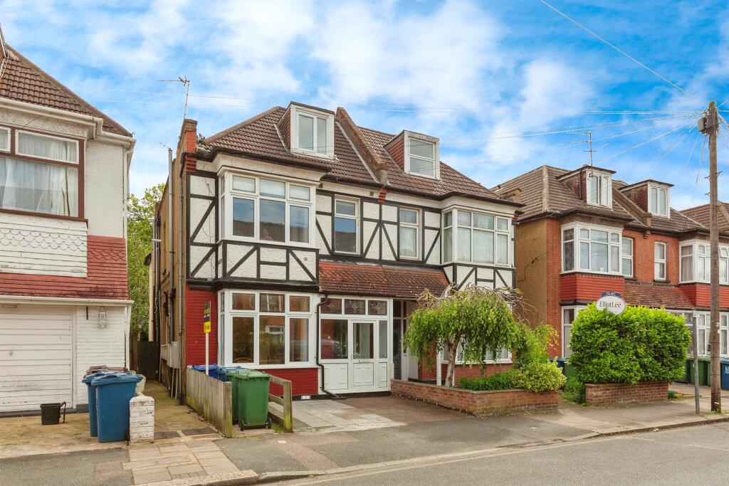 1 bedroom for sale in Welldon Crescent, Harrow, HA1