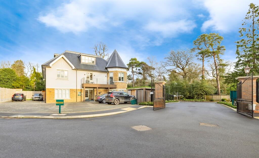 Main image of property: Elizabeth Grove, Bushey Heath, Bushey