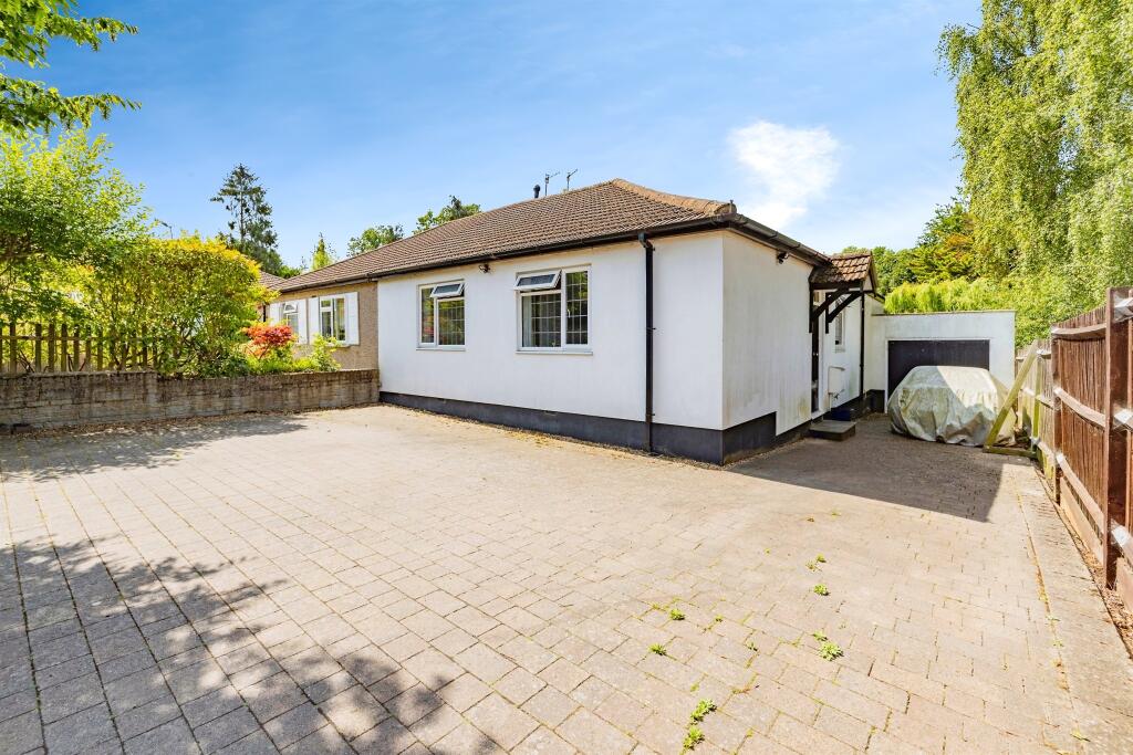 Main image of property: Chiltern Avenue, Bushey