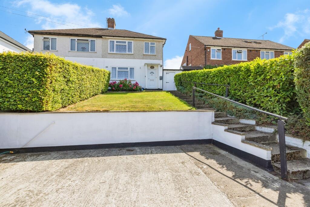 Main image of property: Park Avenue, Bushey