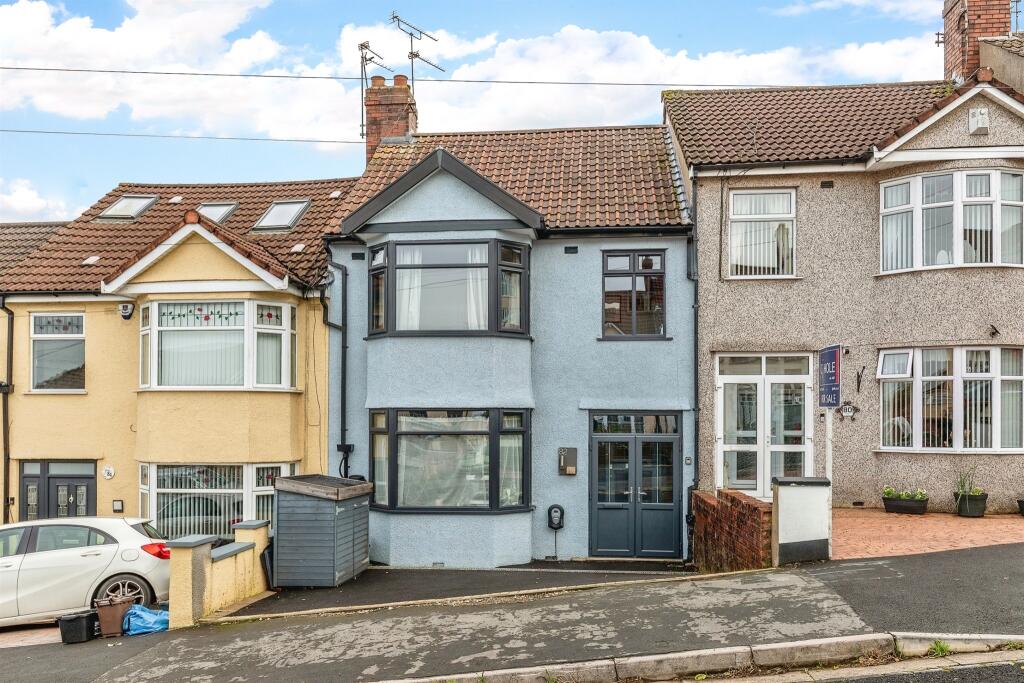 3 bedroom terraced house for sale in Aylesbury Crescent, Bedminster