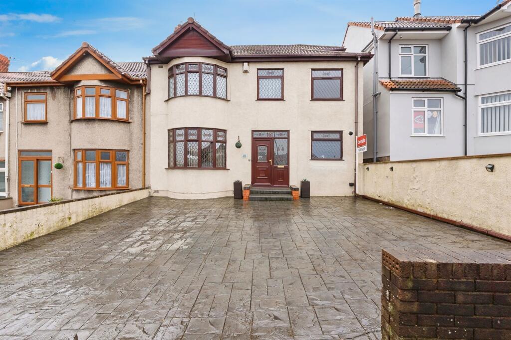 4 bedroom end of terrace house for sale in Bedminster Road, Bedminster, Bristol, BS3