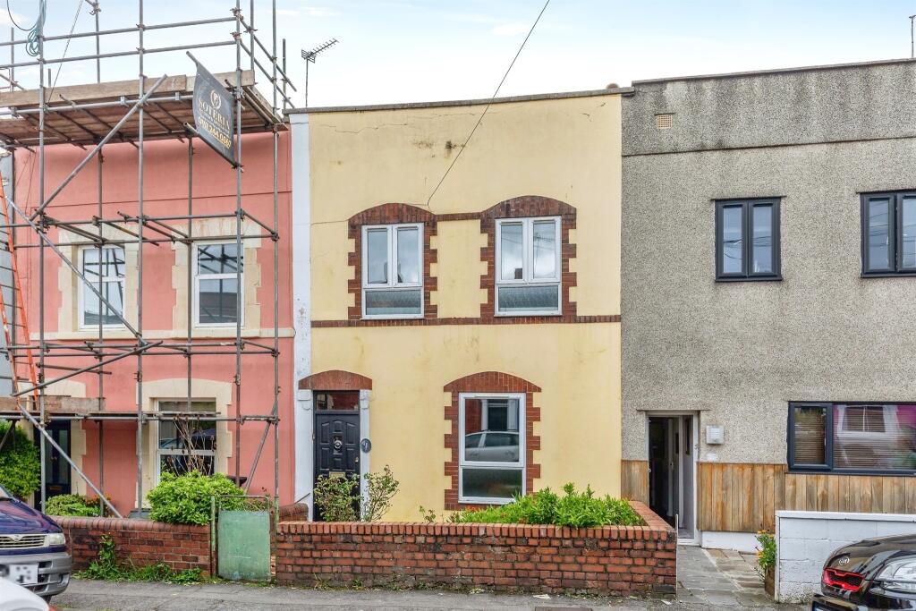 3 bedroom terraced house for sale in Oxford Street, Totterdown, Bristol