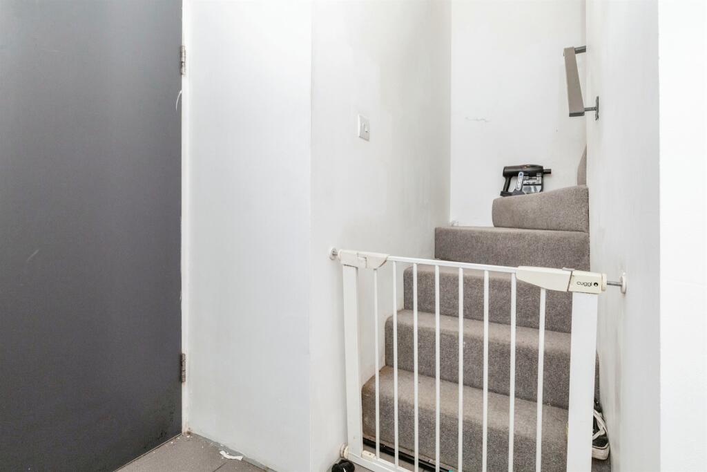 Additional property image - Lake Shore Drive, Bristol