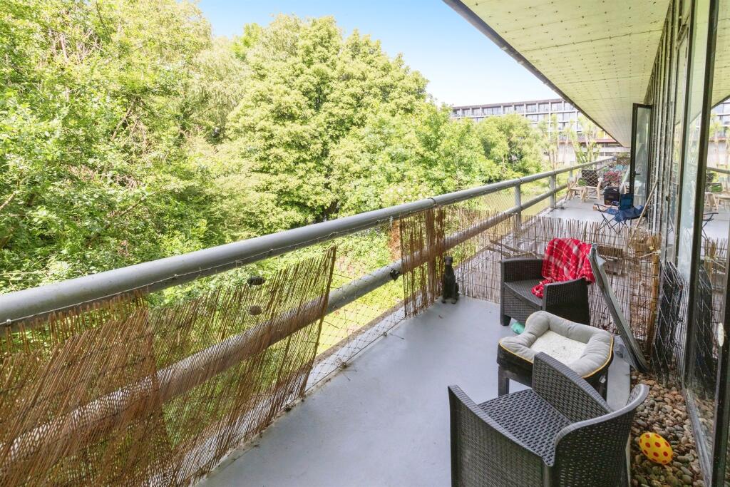 Additional property image - Lake Shore Drive, Bristol