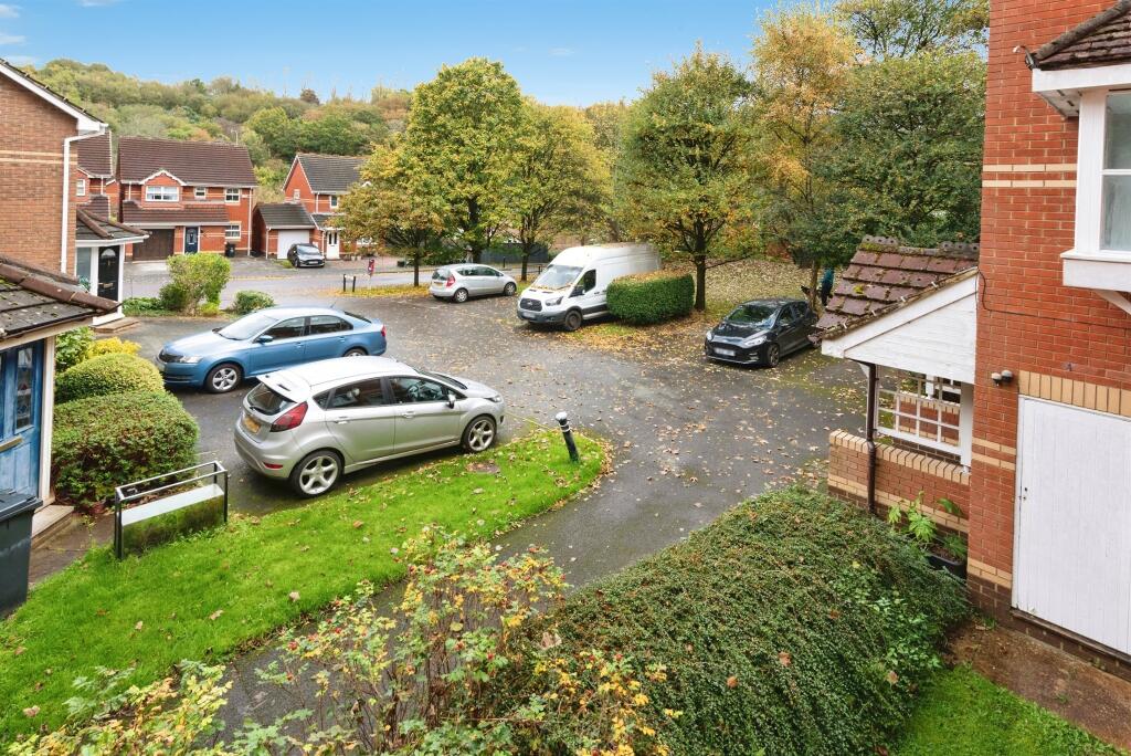 Additional property image - Fox Close, St. Annes Park, Bristol