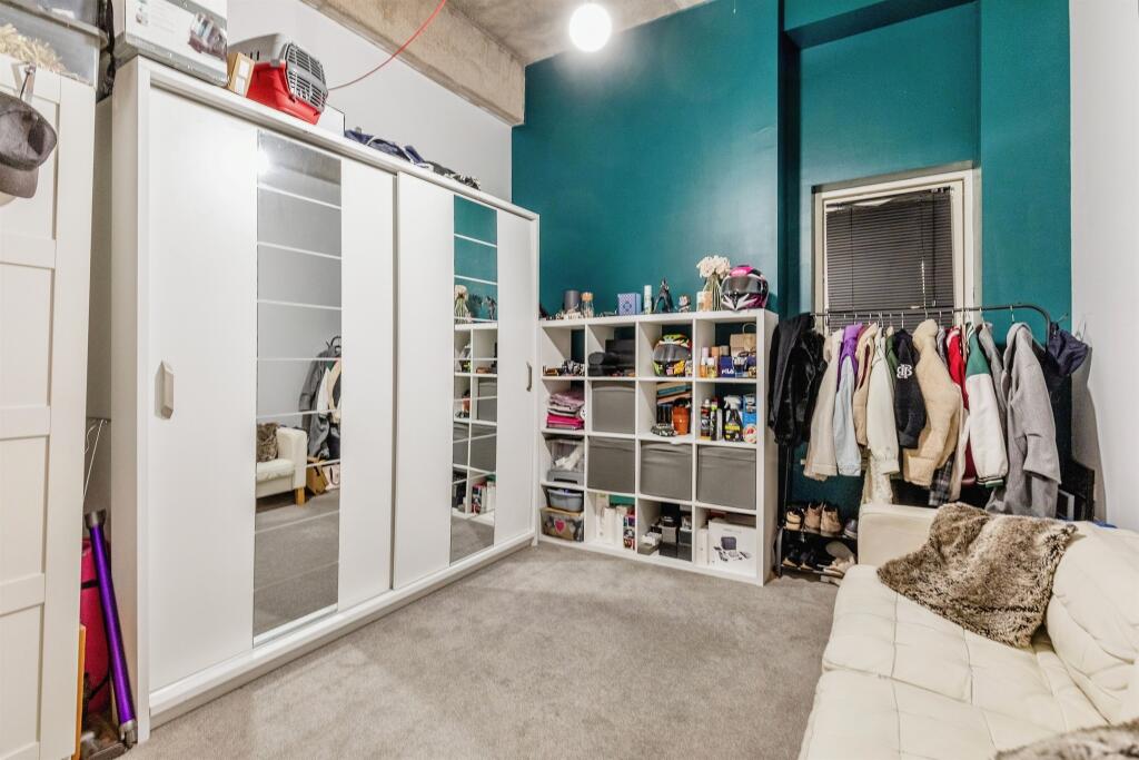 Additional property image - Lake Shore Drive, Bristol