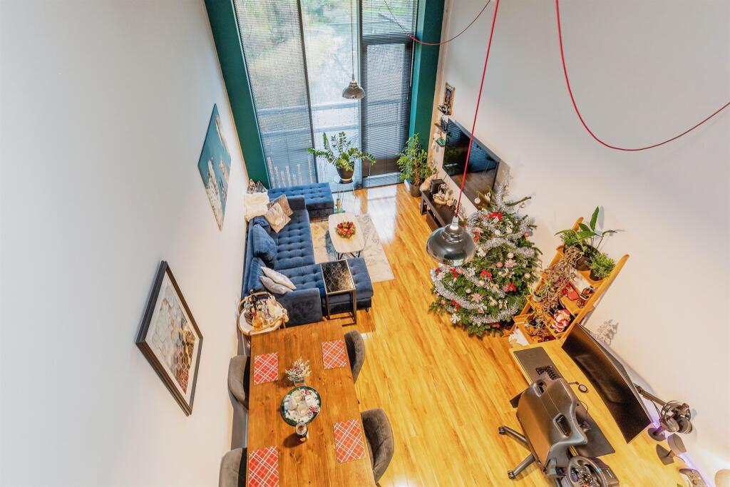 Additional property image - Lake Shore Drive, Bristol