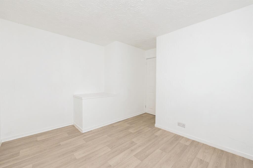 Additional property image - Bishport Avenue, Bristol