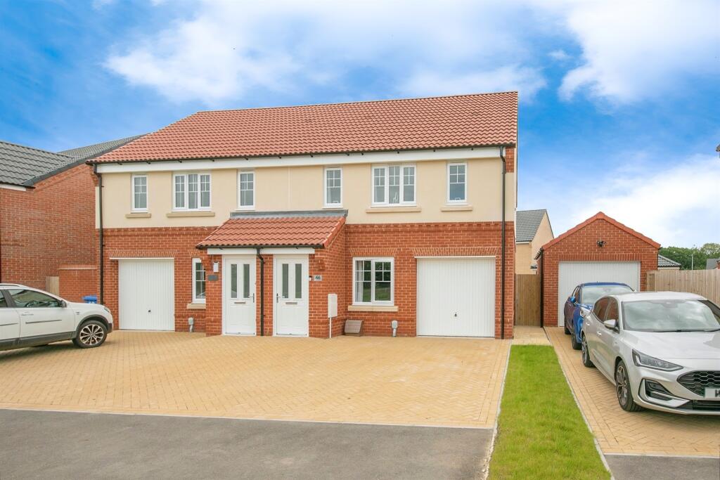 3 bedroom semidetached house for sale in Little Tufts, Capel St. Mary