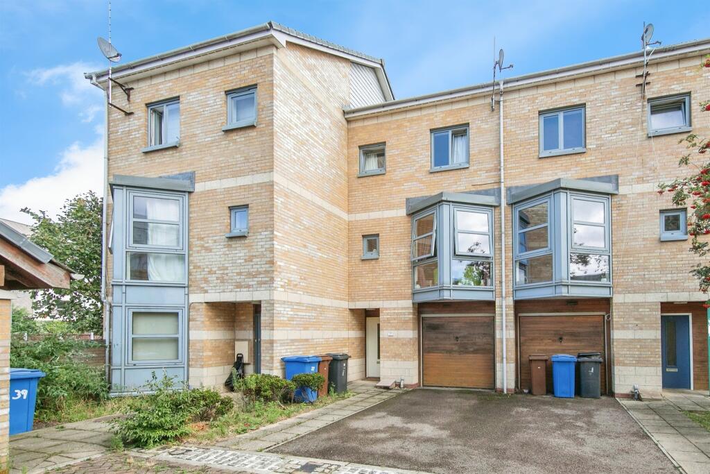 Main image of property: Maude Street, Ipswich