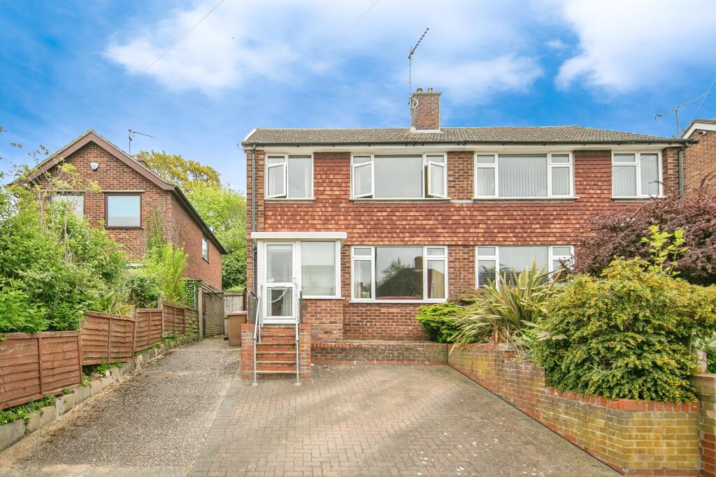 Main image of property: Oulton Road, Ipswich