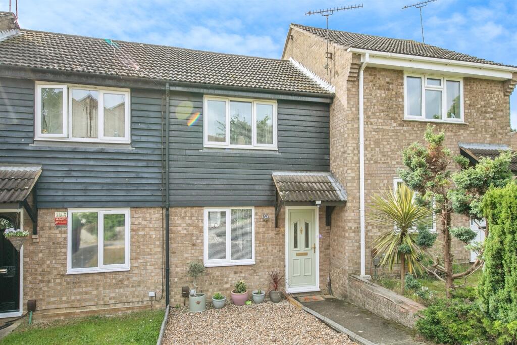 Main image of property: Yew Tree Rise, Pinewood, IPSWICH