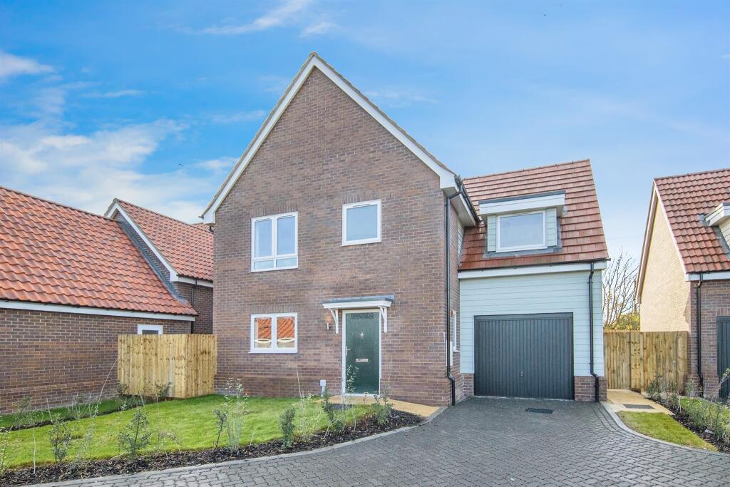 Main image of property: Spalding Way, Chelmondiston, Ipswich