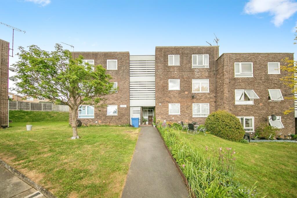 Main image of property: Hale Close, Ipswich