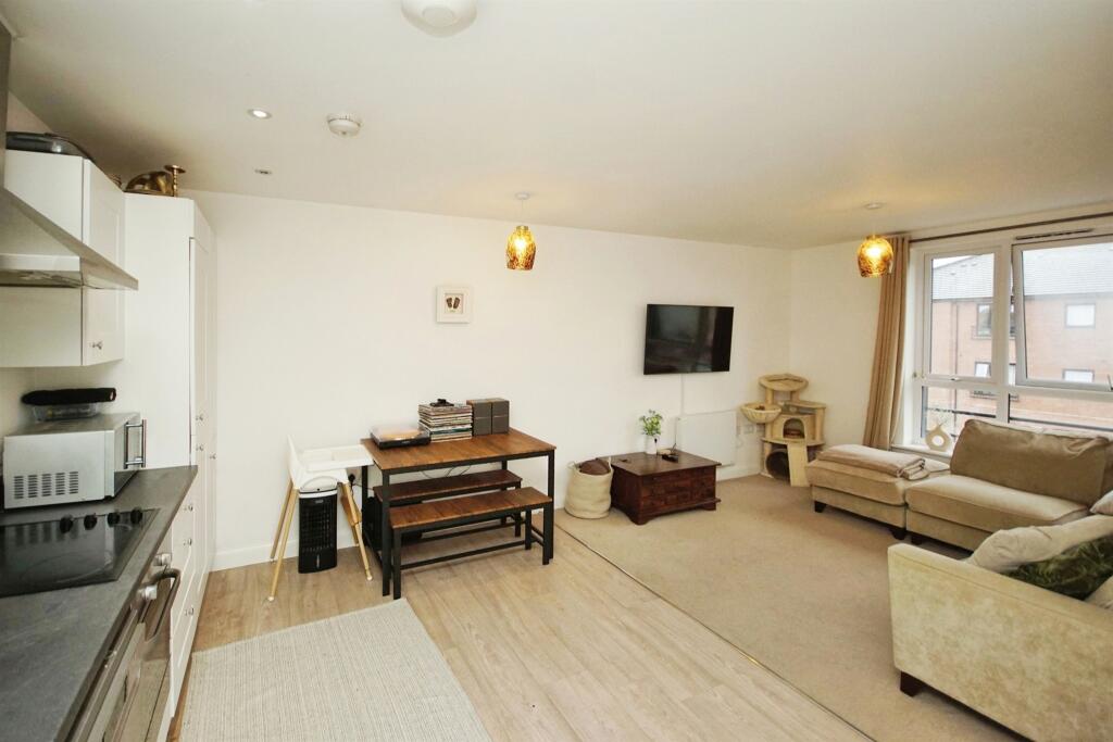 Additional property image - Elmtree Way, Kingswood, Bristol