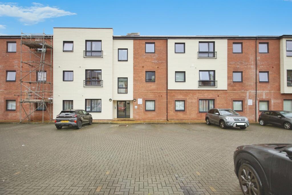 Additional property image - Elmtree Way, Kingswood, Bristol