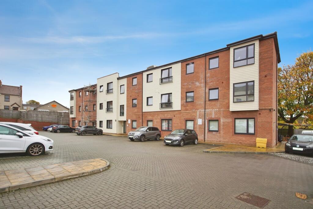 Additional property image - Elmtree Way, Kingswood, Bristol