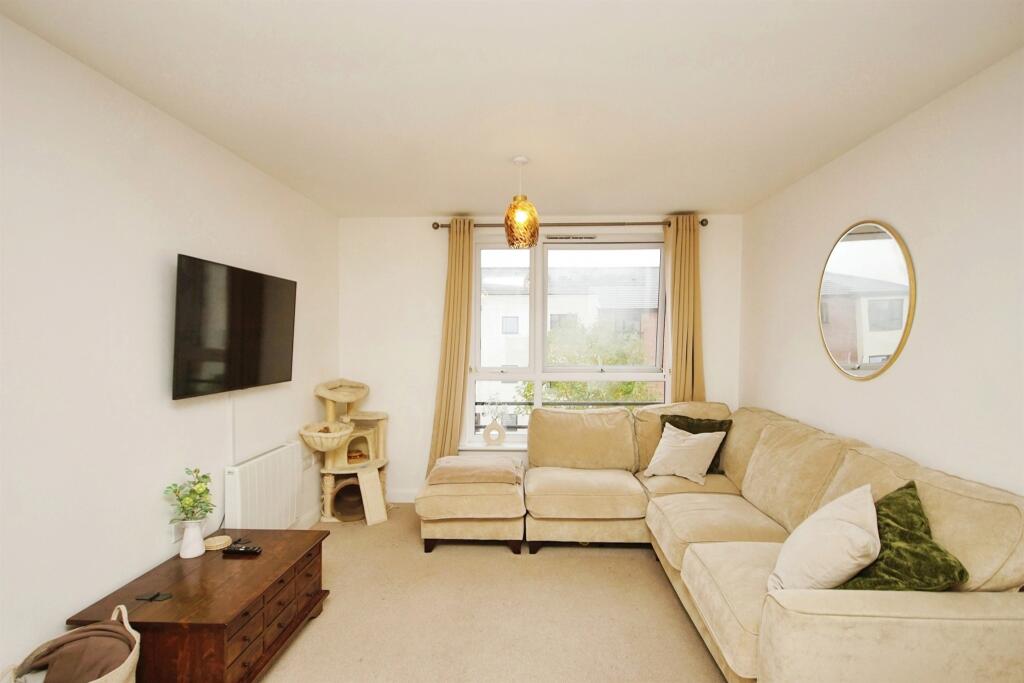 Additional property image - Elmtree Way, Kingswood, Bristol