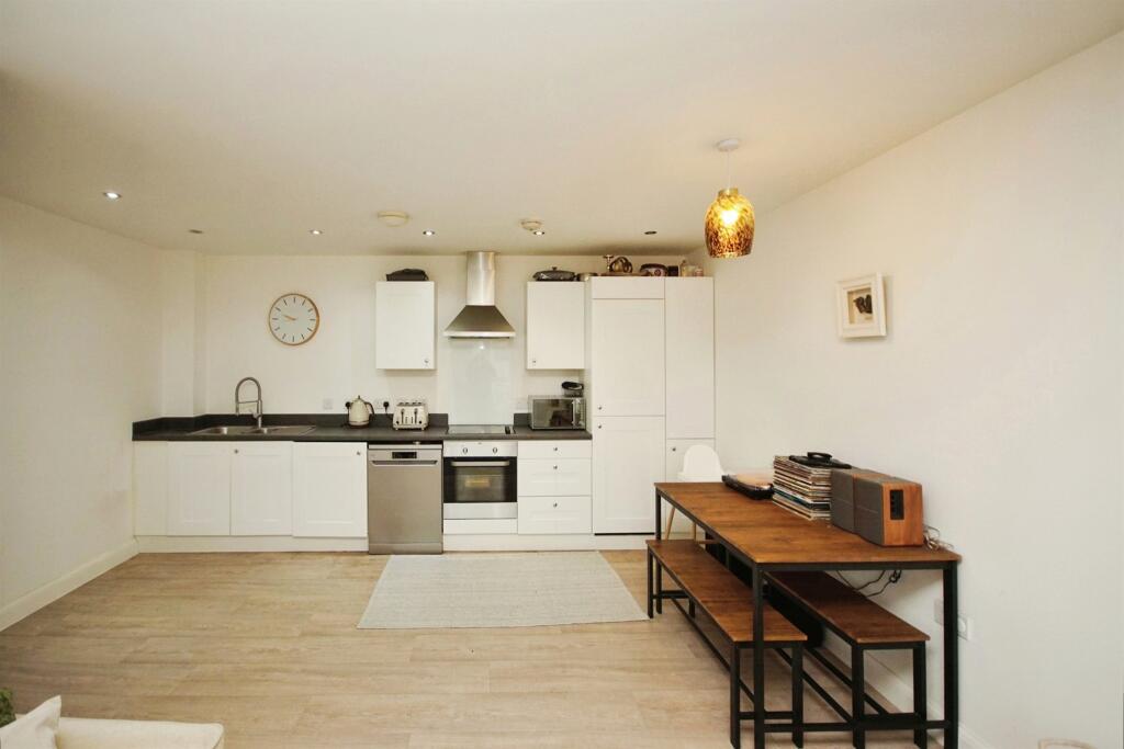 Additional property image - Elmtree Way, Kingswood, Bristol