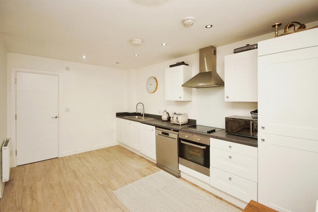 Additional property image - Elmtree Way, Kingswood, Bristol