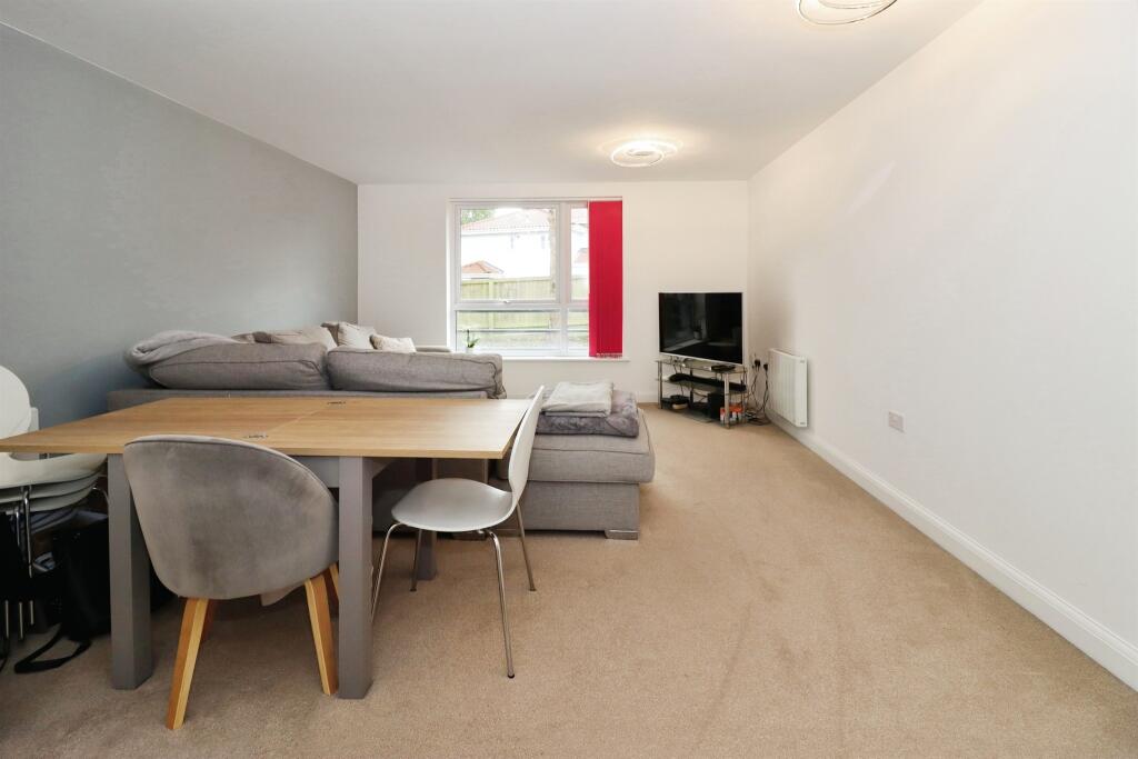 Additional property image - Elmtree Way, Kingswood, Bristol