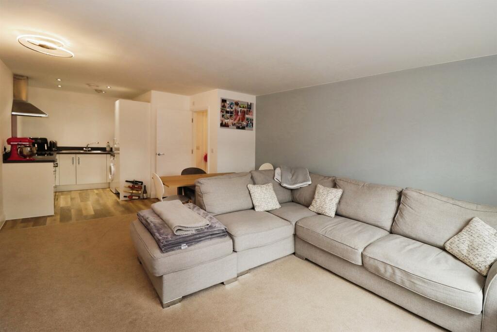 Additional property image - Elmtree Way, Kingswood, Bristol