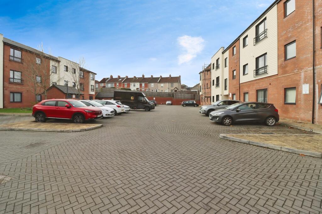 Additional property image - Elmtree Way, Kingswood, Bristol