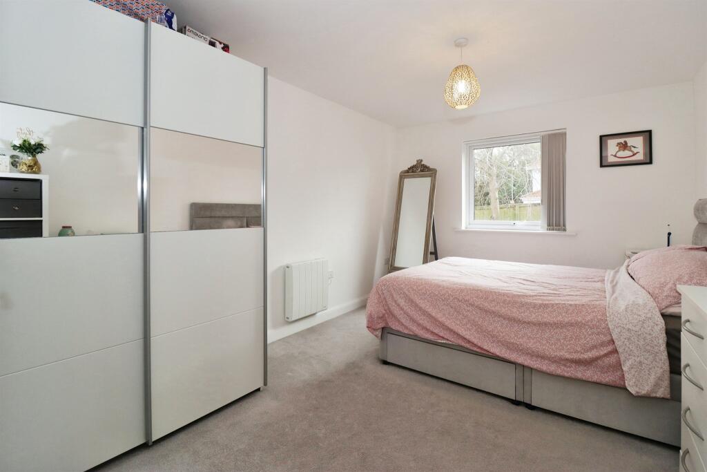 Additional property image - Elmtree Way, Kingswood, Bristol