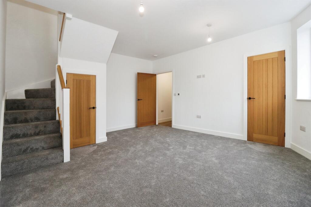 Additional property image - Northend Avenue, Bristol