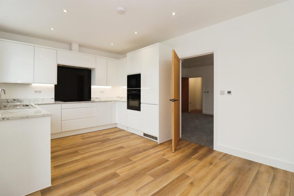 Additional property image - Northend Avenue, Bristol