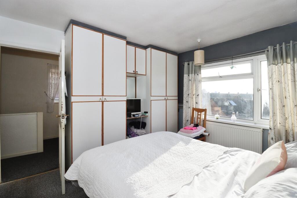 Additional property image - Air Balloon Road, Bristol