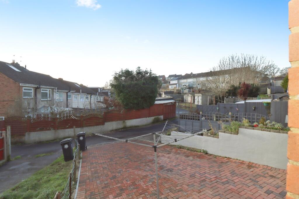 Additional property image - Air Balloon Road, Bristol