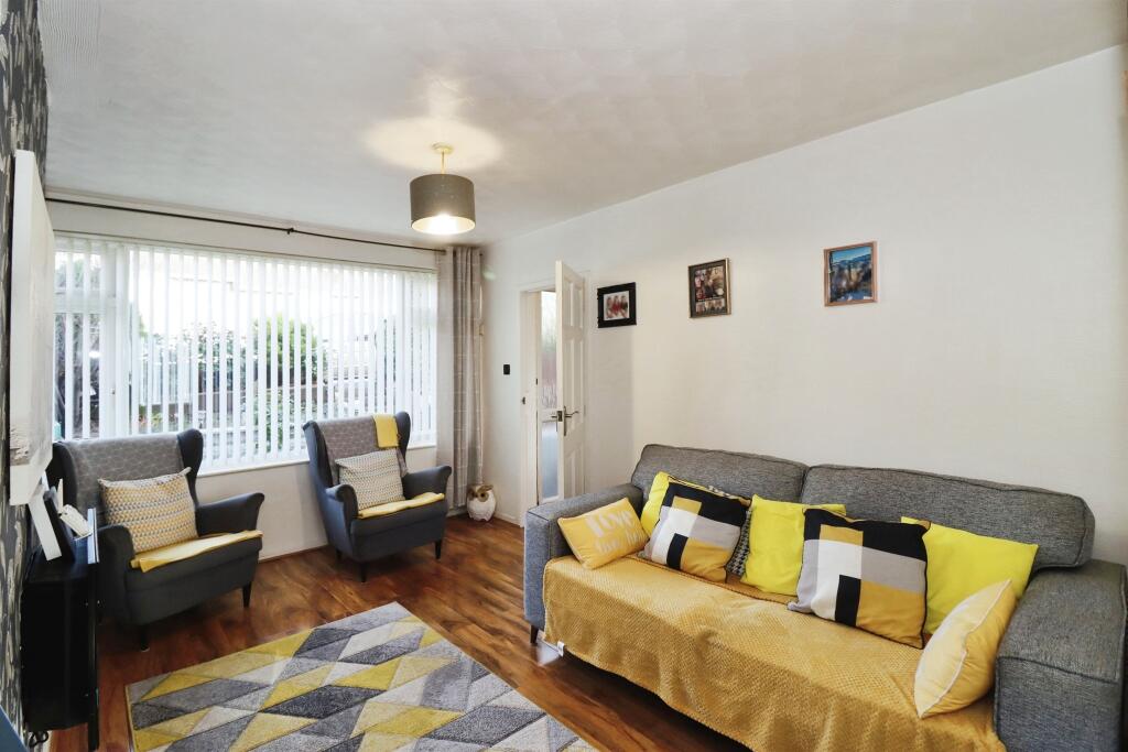 Additional property image - Air Balloon Road, Bristol