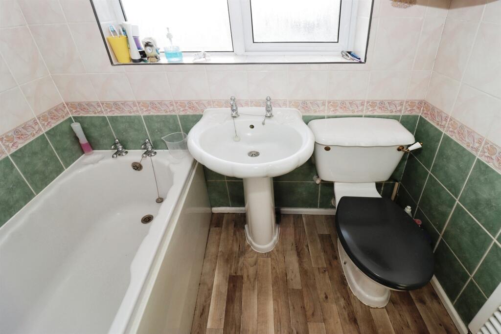 Additional property image - Air Balloon Road, Bristol