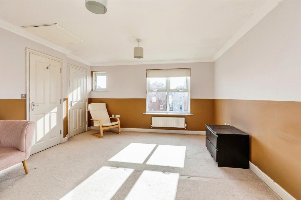 Additional property image - Strathearn Drive, Westbury-On-Trym, Bristol