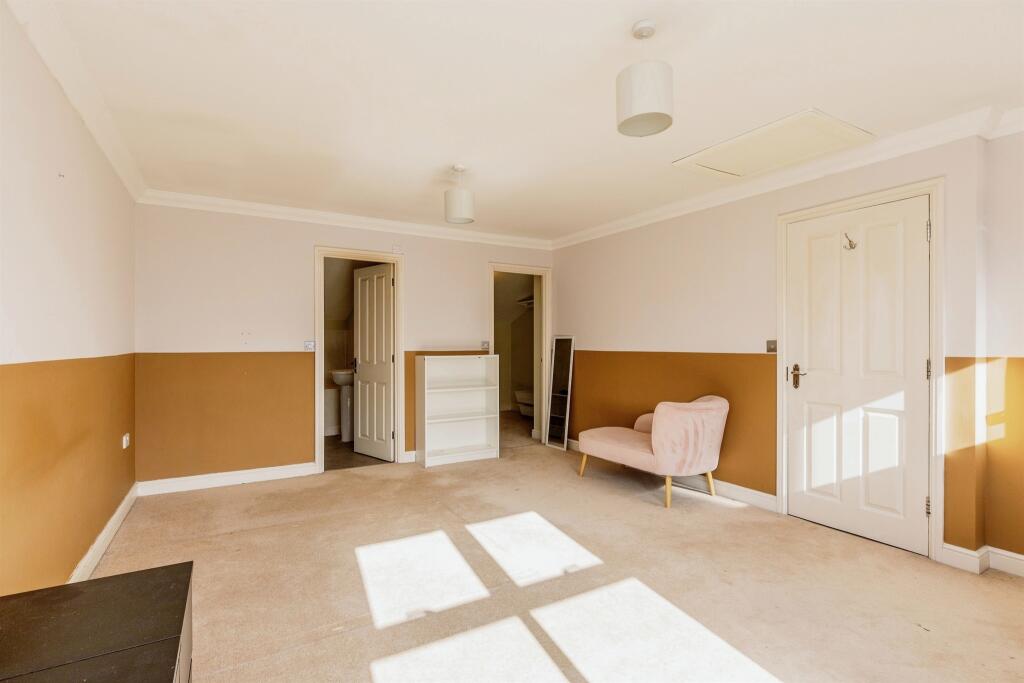 Additional property image - Strathearn Drive, Westbury-On-Trym, Bristol