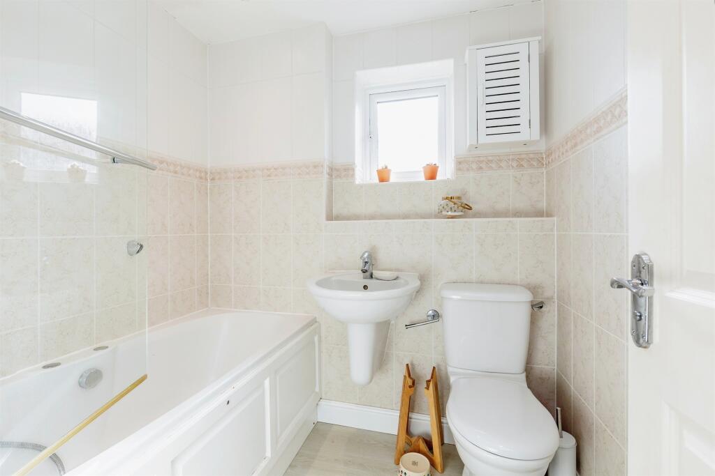 Additional property image - Strathearn Drive, Westbury-On-Trym, Bristol