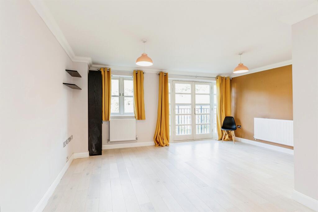 Additional property image - Strathearn Drive, Westbury-On-Trym, Bristol