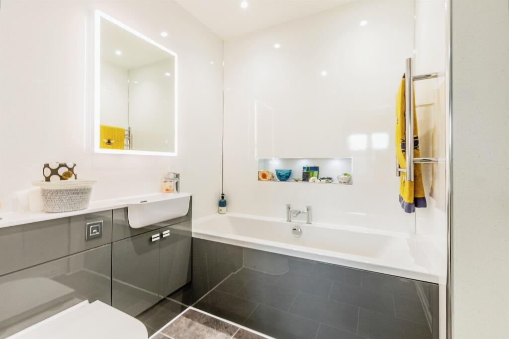 Additional property image - Royal Victoria Park, Bristol