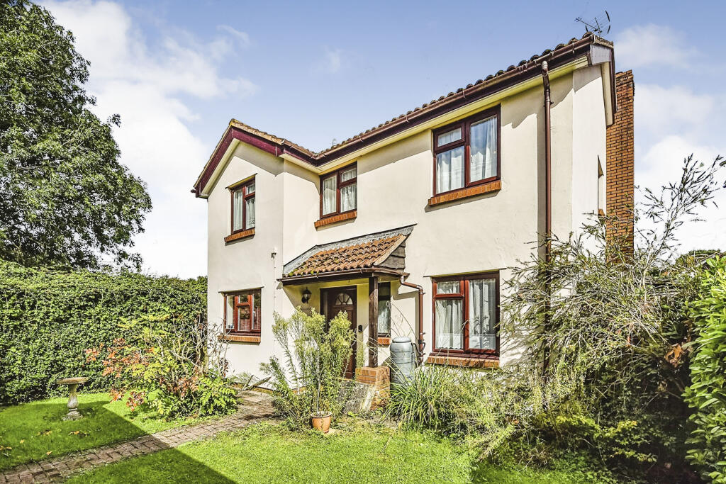 4 bedroom detached house for sale in Anglesey Mead, Chippenham, SN15