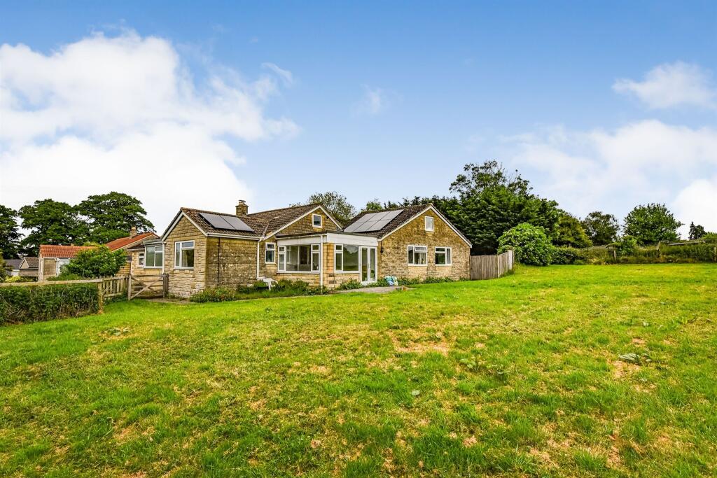 5 bedroom detached bungalow for sale in Orchard Close, West Ashton