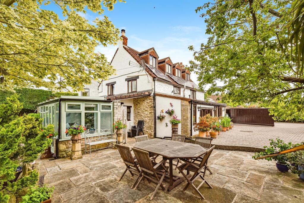 4 bedroom detached house for sale in Horse Road, Hilperton Marsh