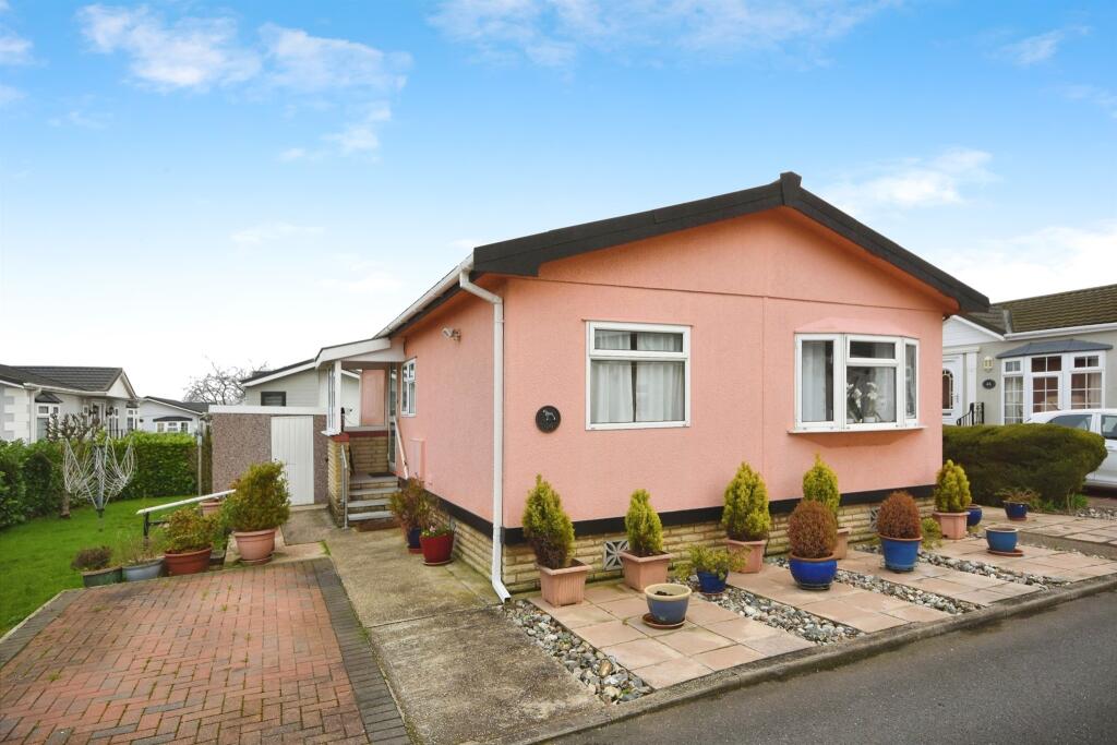 2 bedroom park home for sale in Coggeshall Road, Braintree, CM7