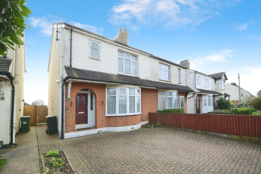 3 bedroom semidetached house for sale in Rayne Road, Braintree, CM7
