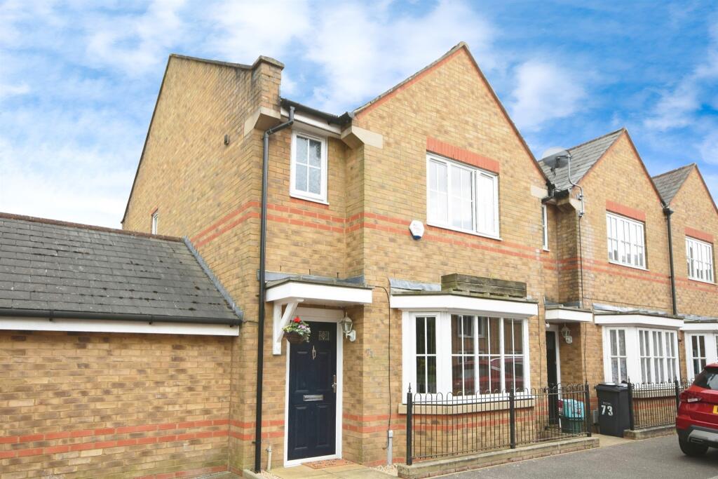 3 bedroom end of terrace house for sale in Nottage Crescent, Braintree, CM7
