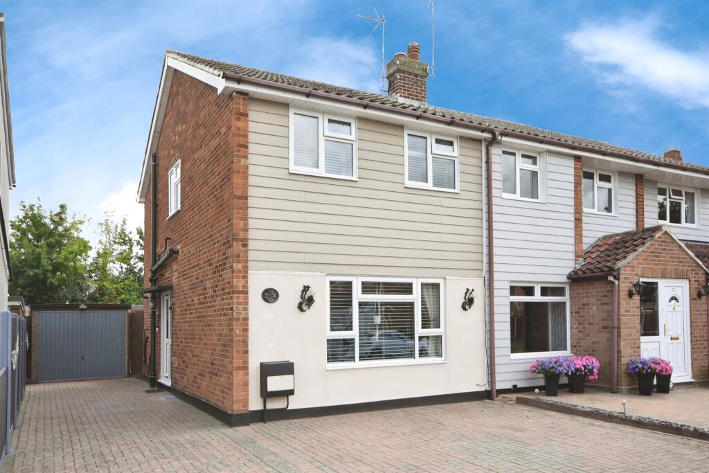 3 bedroom semidetached house for sale in The Westerings, Cressing