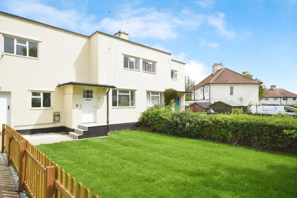 Main image of property: Broadway, Silver End, Witham